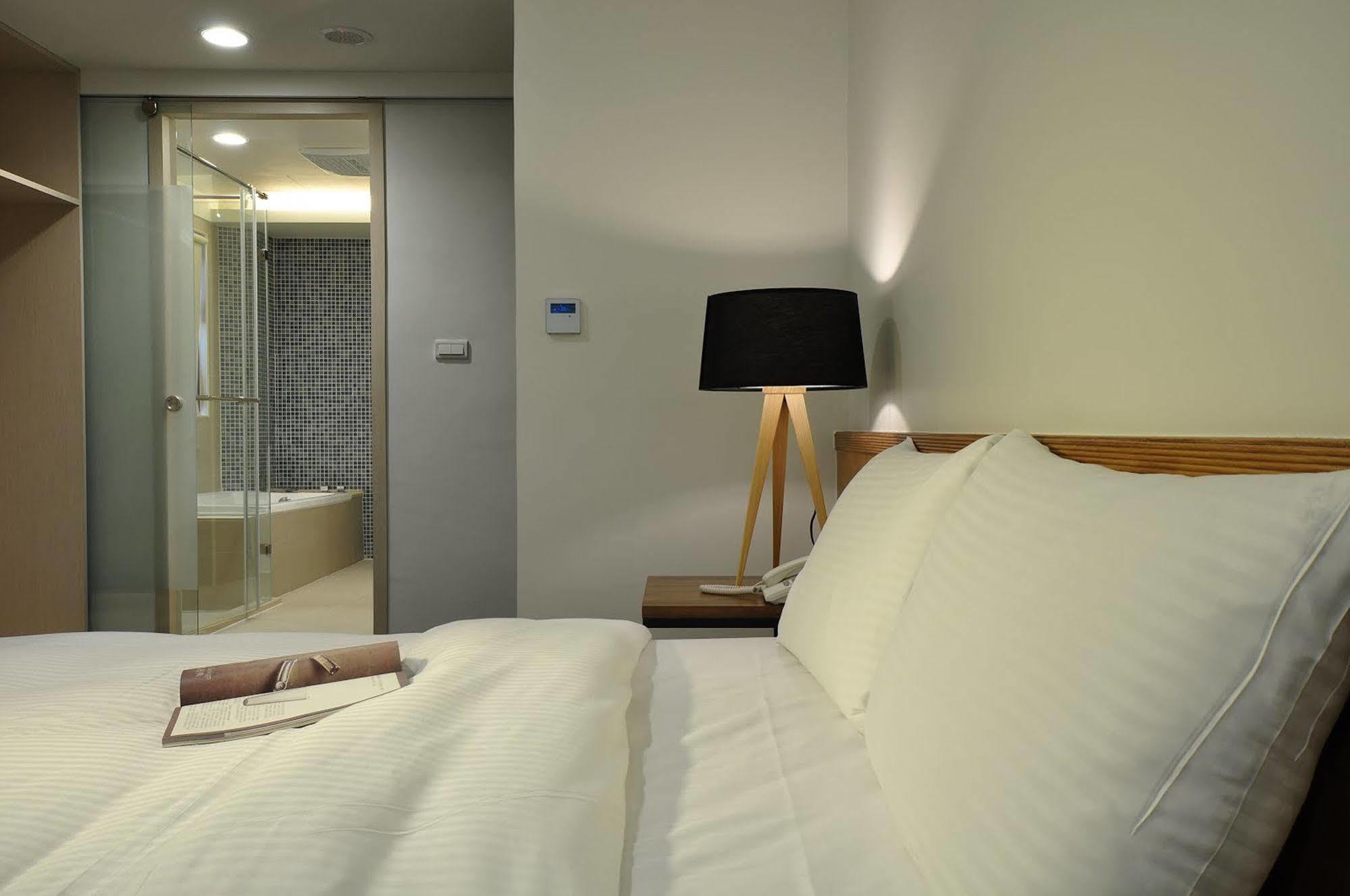 Sun Sweet Hotel Luodong Exteriör bild