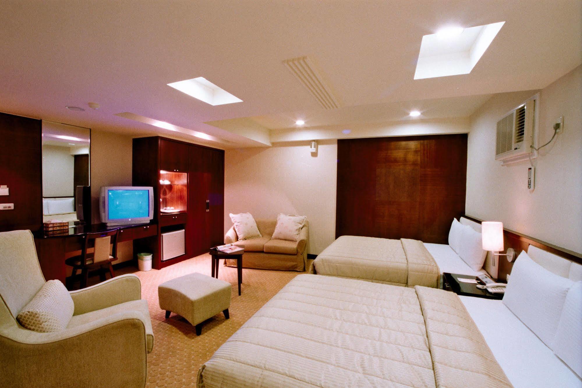 Sun Sweet Hotel Luodong Exteriör bild